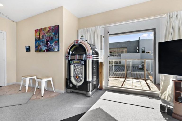 Photo of property in Apparel House, 215u5 Victoria Street, Te Aro, Wellington, 6011