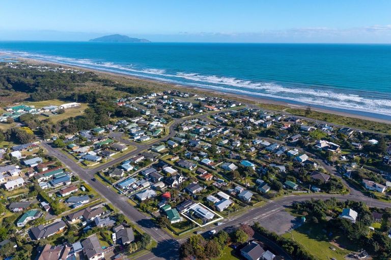 Photo of property in 45a Tasman Road, Otaki Beach, Otaki, 5512