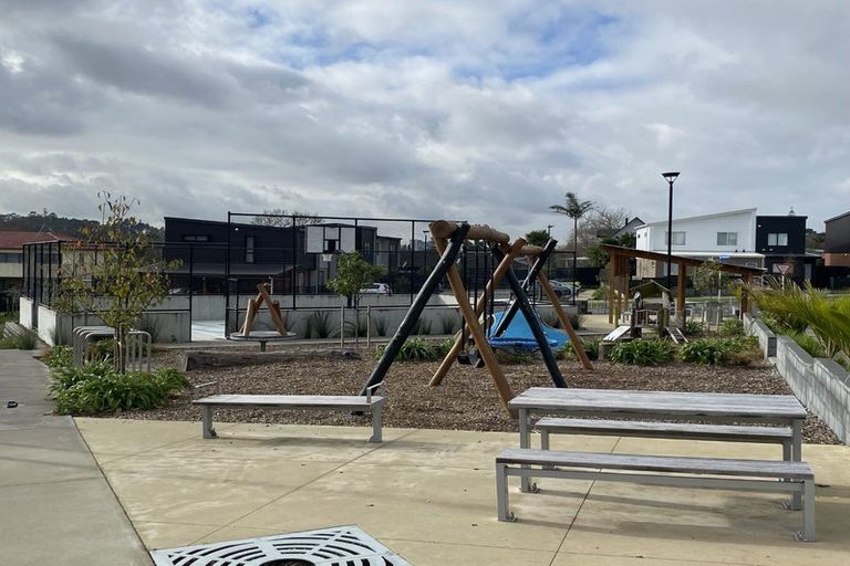 Photo of property in 51 Jabuka Street, Glen Eden, Auckland, 0602