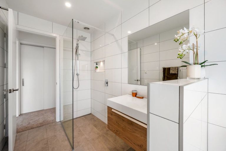 Photo of property in 29 Mount Nicholas Avenue, Wanaka, 9305