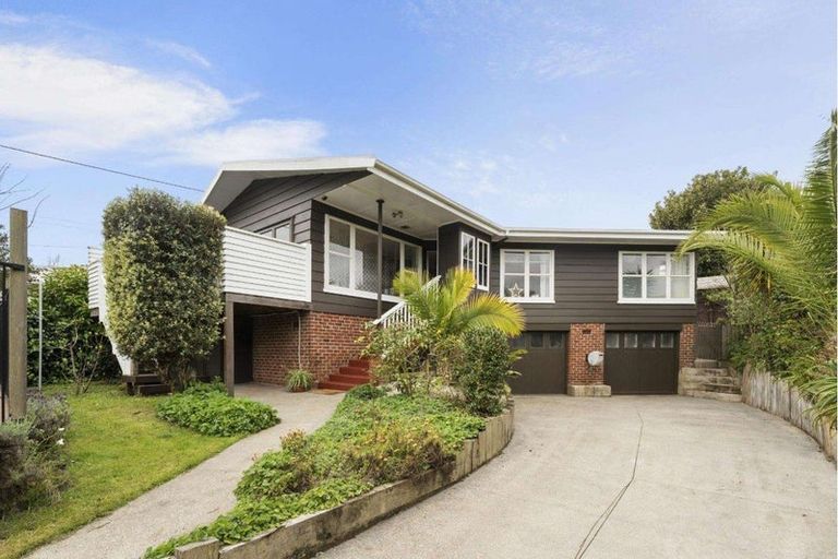 Photo of property in 97 Wallace Road, Mangere Bridge, Auckland, 2022