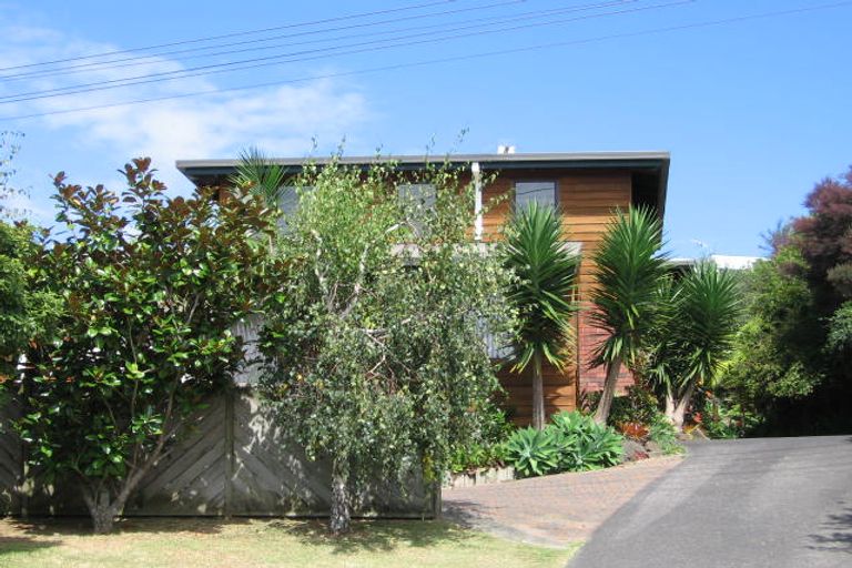 Photo of property in 2/194 Glenvar Road, Torbay, Auckland, 0630