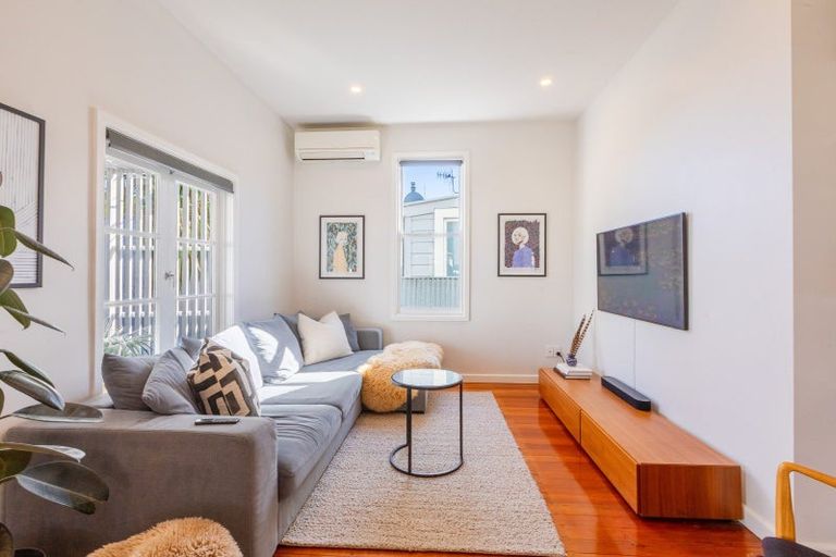 Photo of property in 100 Vigor Brown Street, Napier South, Napier, 4110