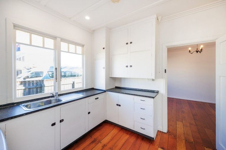 Photo of property in 23 Ross Street, Marton, 4710