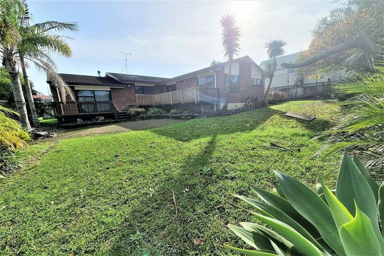 Photo of property in 15 Sailfish Drive, West Harbour, Auckland, 0618
