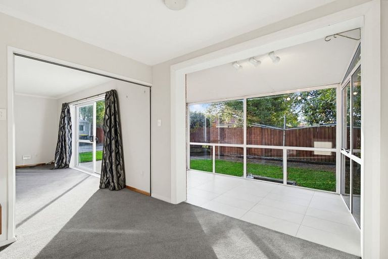 Photo of property in 10 Aztec Place, Redwood, Christchurch, 8051