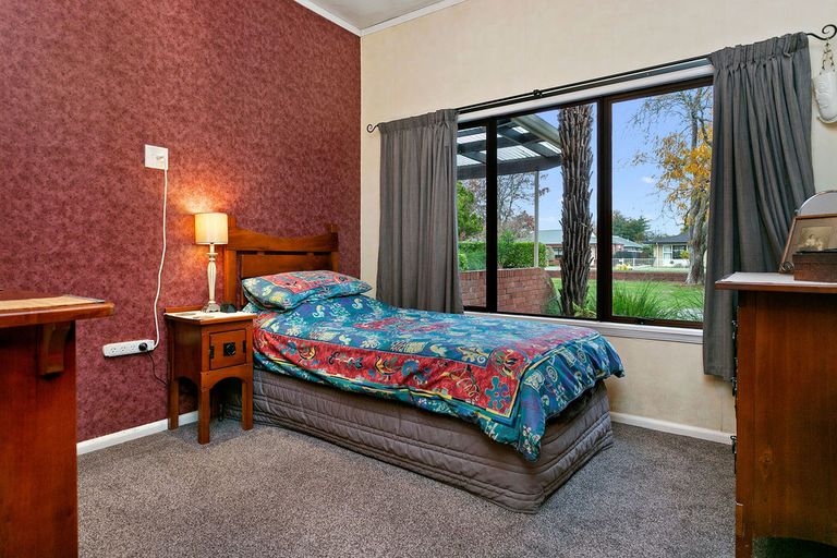 Photo of property in 12 Bowen Street, Cambridge, 3434