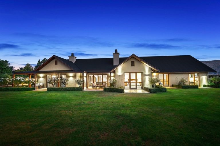 Photo of property in 24 Golf Course Road, Wanaka, 9305