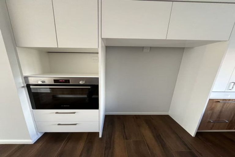 Photo of property in 54 Bordeaux Parade, Te Atatu South, Auckland, 0610