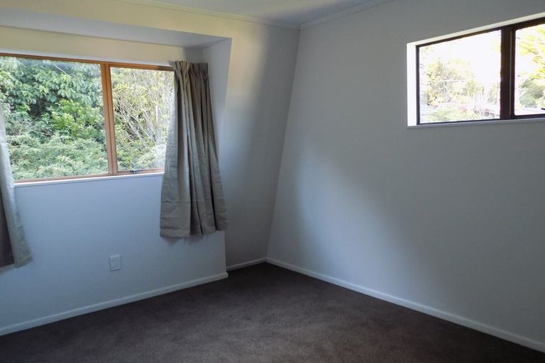 Photo of property in 95a Churton Drive, Churton Park, Wellington, 6037