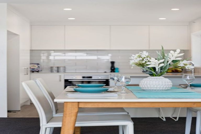 Photo of property in 40a Leo Street, Glen Eden, Auckland, 0602