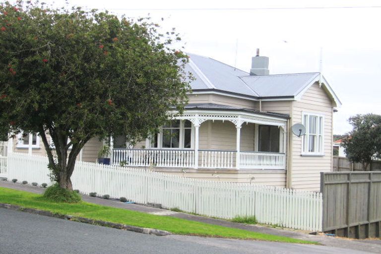 Photo of property in 35 Rimu Street, Helensville, 0800