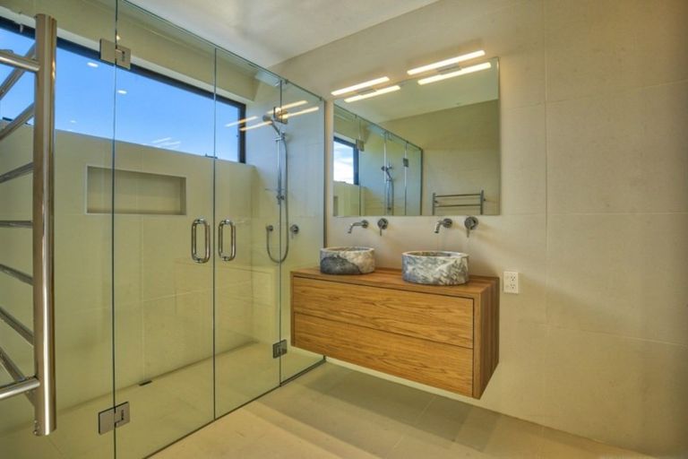 Photo of property in 3 Little Alpha Loop, Wanaka, 9305