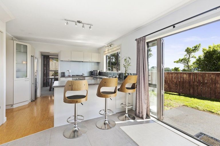 Photo of property in 10b Shastri Terrace, Khandallah, Wellington, 6035