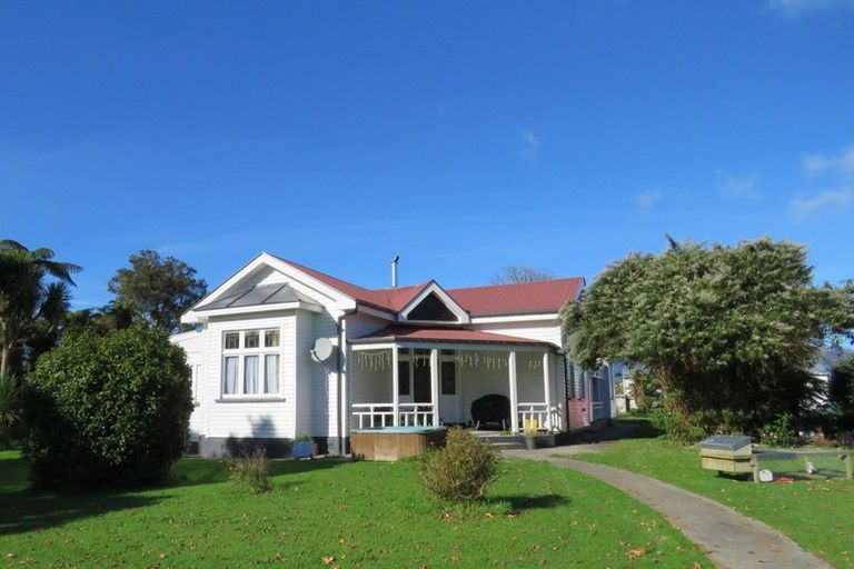 Photo of property in 26 Brougham Street, Westport, 7825