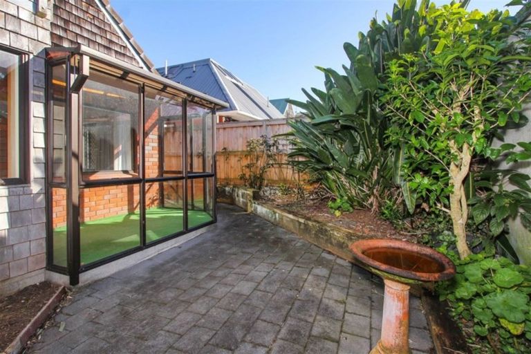 Photo of property in 2/58 Hillcrest Avenue, Hillcrest, Auckland, 0627