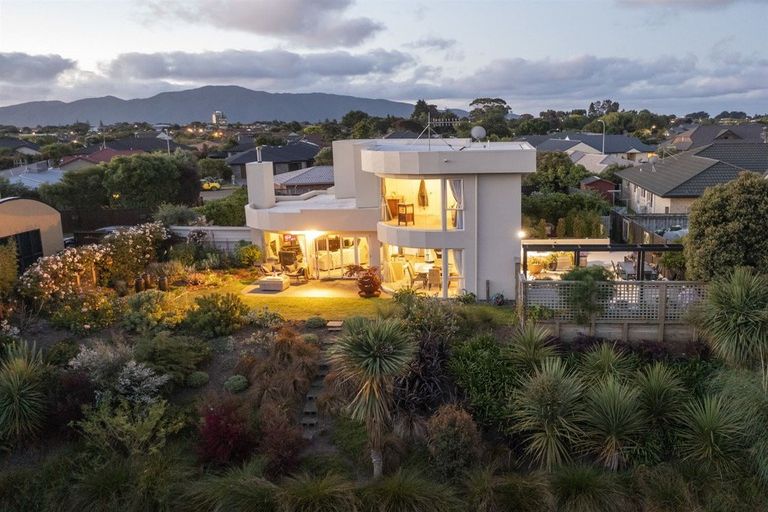 Photo of property in 40 Regent Drive, Paraparaumu Beach, Paraparaumu, 5032