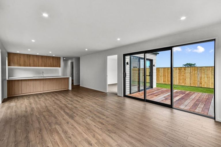 Photo of property in 95 Maungakaraka Road, Karaka, 2580