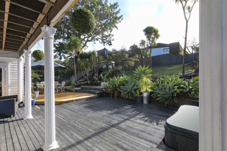 Photo of property in 27 Routley Drive, Glen Eden, Auckland, 0602