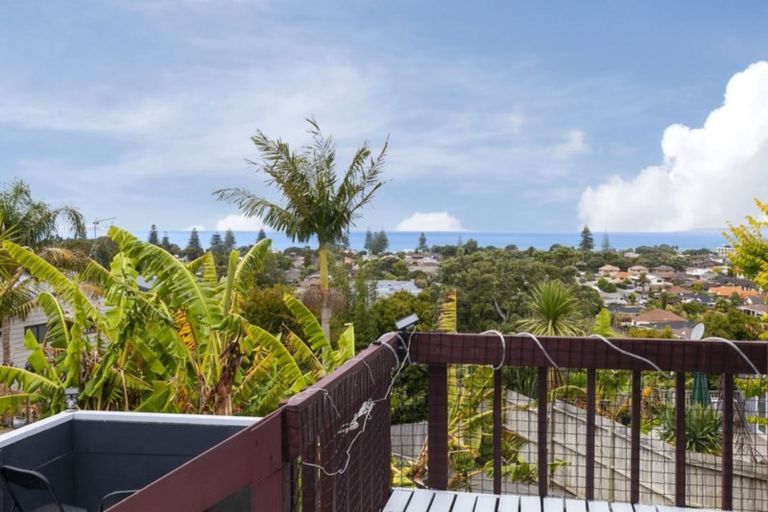 Photo of property in 11a Orewa Heights Crescent, Orewa, 0931