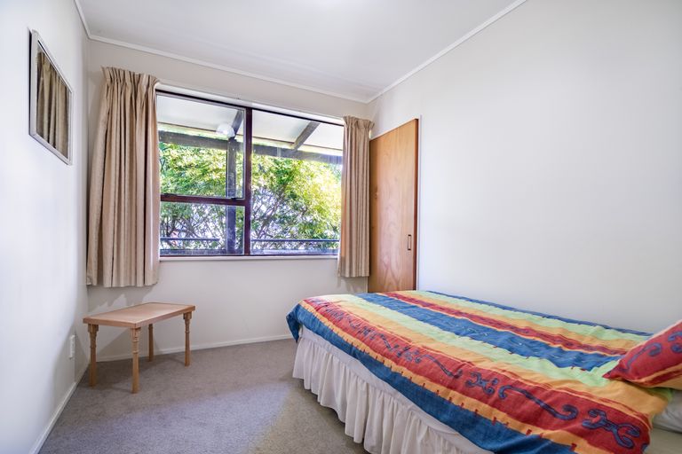 Photo of property in 212 Golf Road, Titirangi, Auckland, 0604