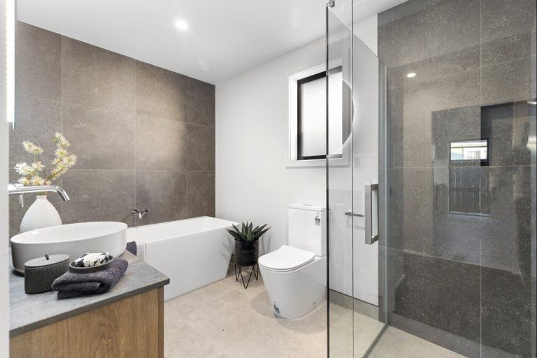 Photo of property in 71 Brightwater Terrace, Terrace End, Palmerston North, 4410