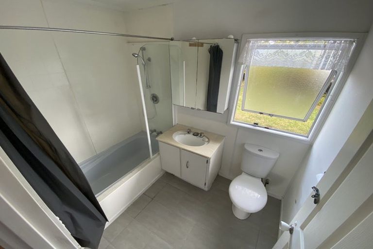 Photo of property in 14 Balwyn Place, Clendon Park, Auckland, 2103