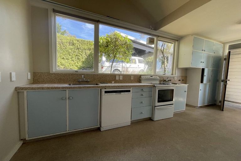 Photo of property in 116 Moncks Spur Road, Redcliffs, Christchurch, 8081