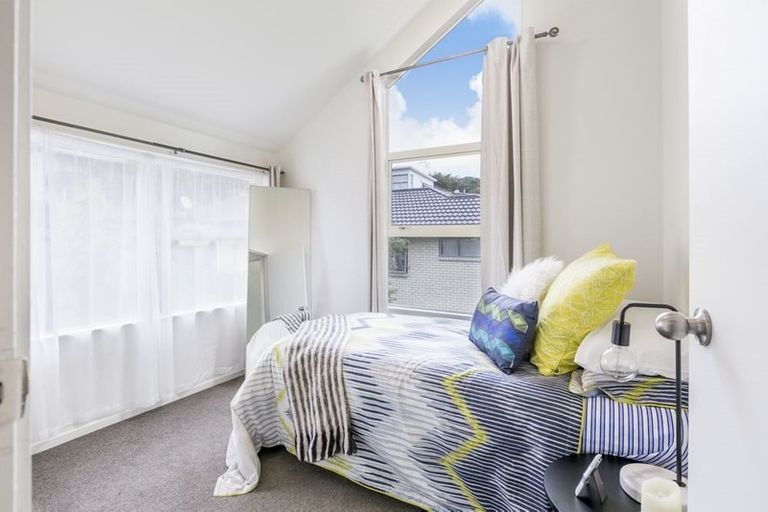 Photo of property in 18b Holiday Road, Stanmore Bay, Whangaparaoa, 0932