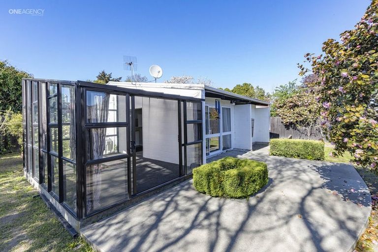Photo of property in 2/40a Bounty Street, Bryndwr, Christchurch, 8053