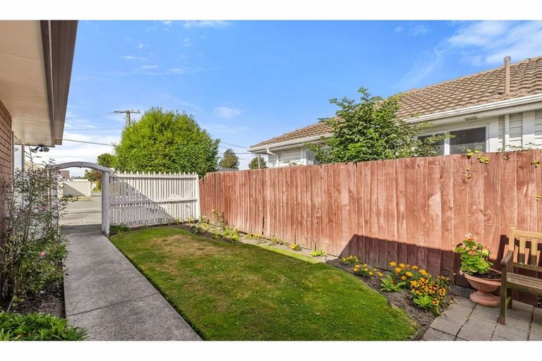 Photo of property in 2/3 Ravenna Street, Avonhead, Christchurch, 8042