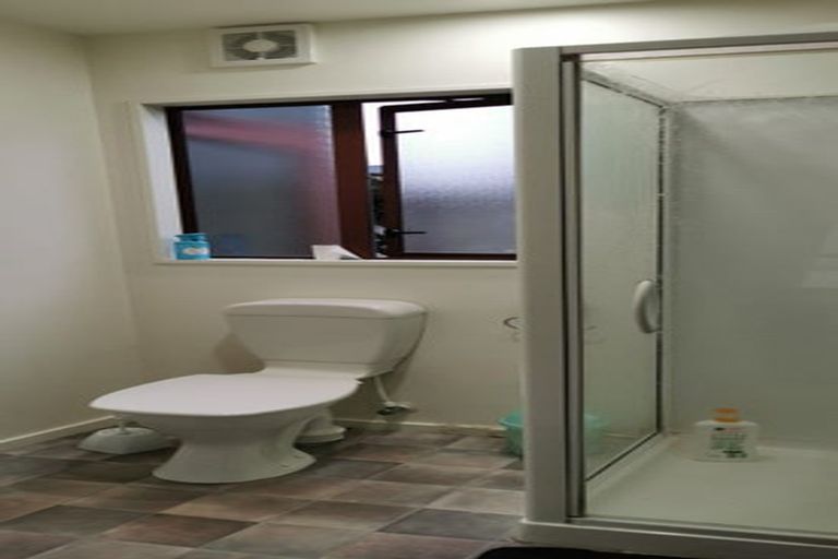 Photo of property in 15a Paeroa Street, Riccarton, Christchurch, 8041