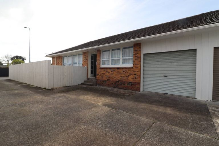 Photo of property in 2/95 Pakuranga Road, Pakuranga, Auckland, 2010