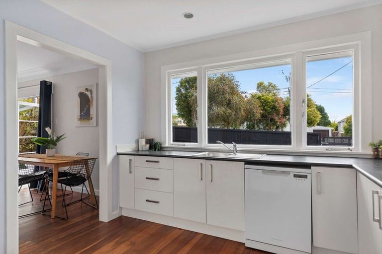 Photo of property in 1/12 Miro Street, New Lynn, Auckland, 0600