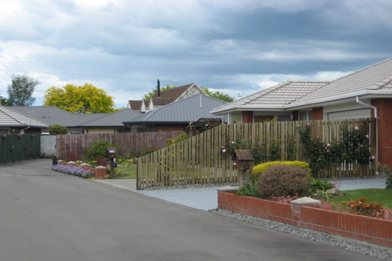 Photo of property in 16 Innisfree Place, Northwood, Christchurch, 8051