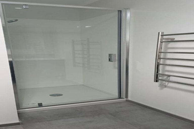 Photo of property in 468b Roscommon Road, Clendon Park, Auckland, 2103