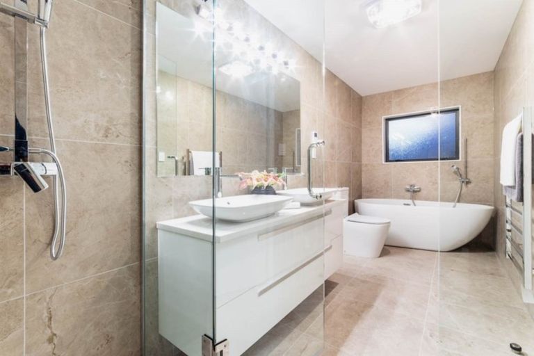 Photo of property in 20 Silvereye Road, Hobsonville, Auckland, 0616