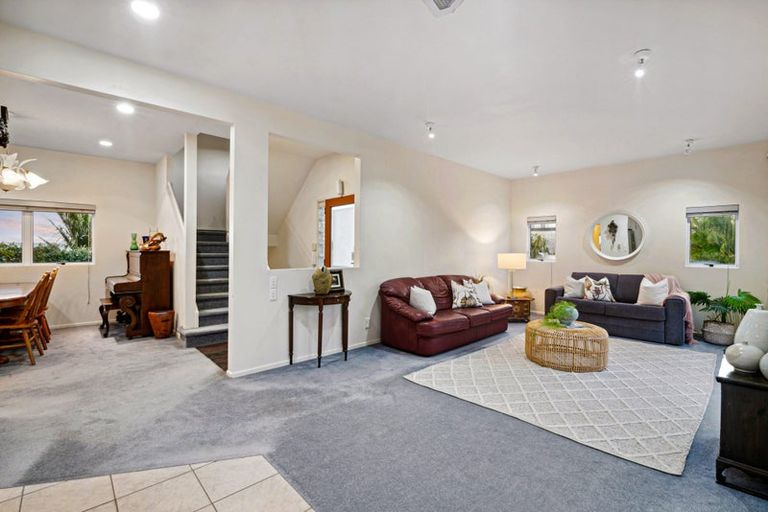 Photo of property in 27c Heathcote Road, Castor Bay, Auckland, 0620