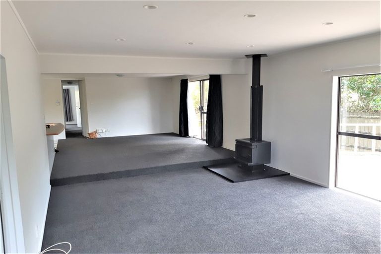 Photo of property in 56 Halberg Street, Glenfield, Auckland, 0629