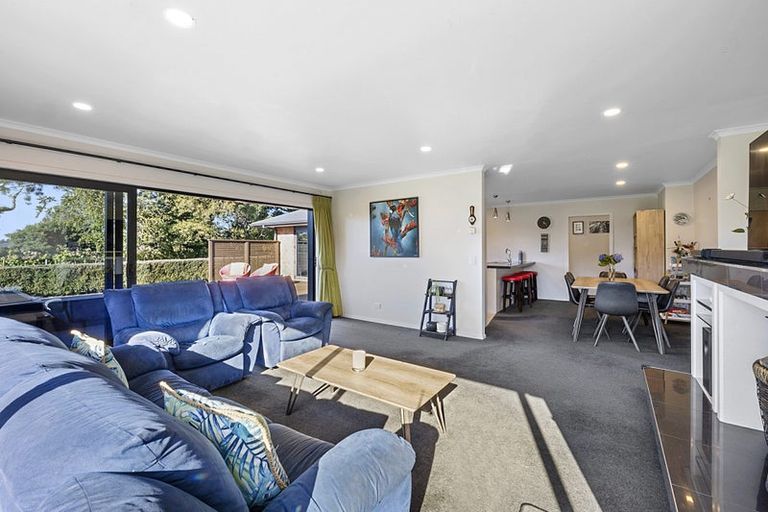 Photo of property in 111 Queens Road, Glen Avon, New Plymouth, 4312