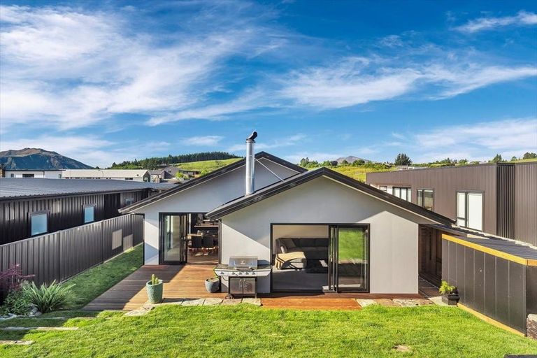 Photo of property in 215 Aubrey Road, Wanaka, 9305