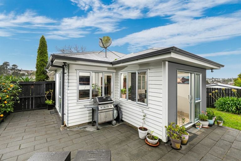Photo of property in 48 Makora Road, Massey, Auckland, 0614