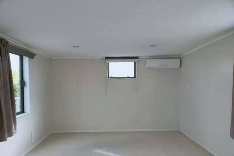Photo of property in 7 Kaweka Street, New Lynn, Auckland, 0600