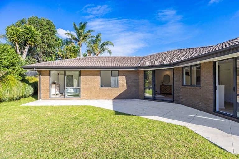 Photo of property in 33 Admirals Court Drive, Greenhithe, Auckland, 0632