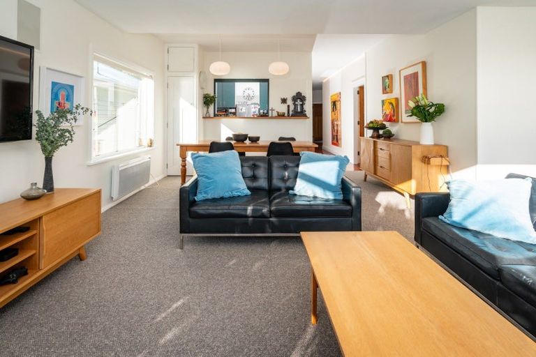 Photo of property in 37 The Crescent, Roseneath, Wellington, 6011