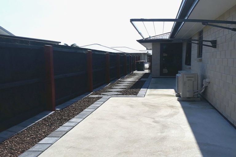 Photo of property in 14 Modello Lane, Waiuku, 2123