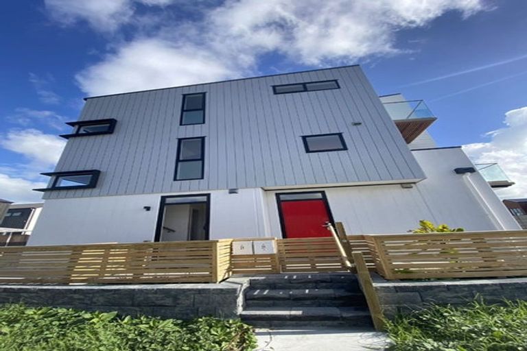 Photo of property in 21 Tahingamanu Road, Hobsonville, Auckland, 0616