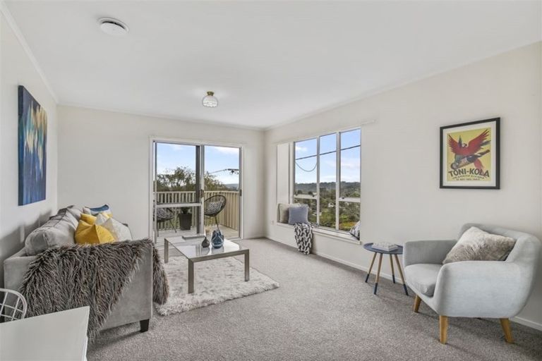 Photo of property in 2/16 Stanley Road, Glenfield, Auckland, 0629