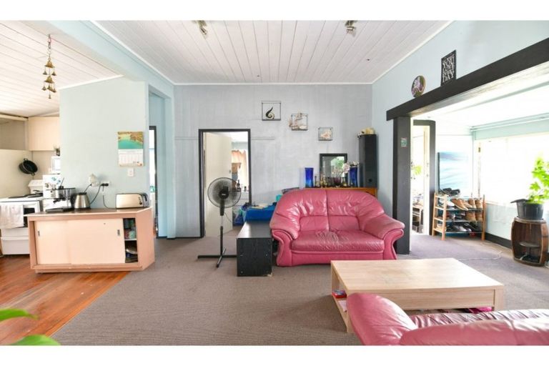 Photo of property in 12 Marie Avenue, Red Beach, 0932