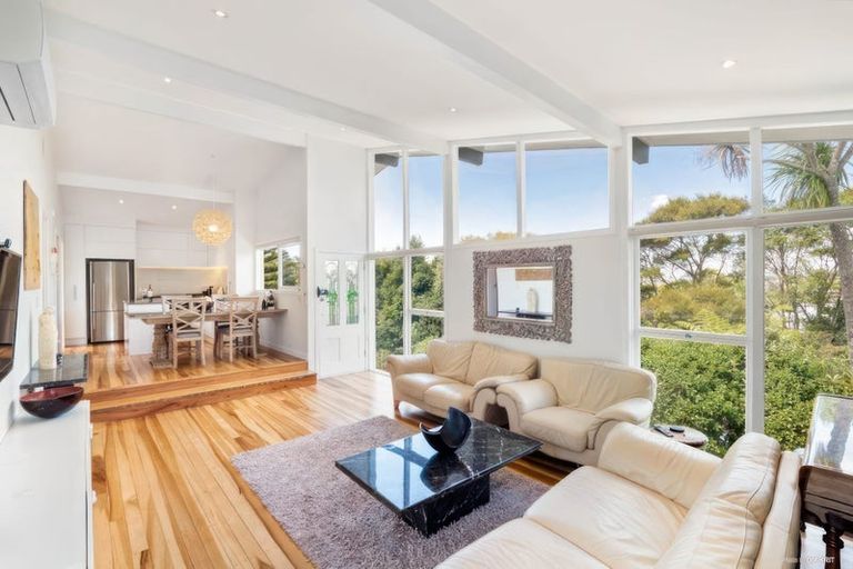 Photo of property in 44 Hogans Road, Glenfield, Auckland, 0629